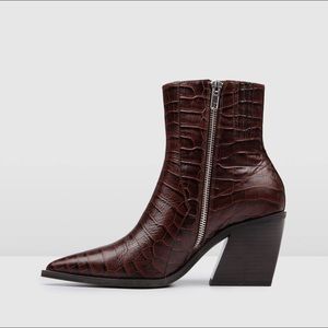 Fonda Boot 🌺 by Jo Mercer